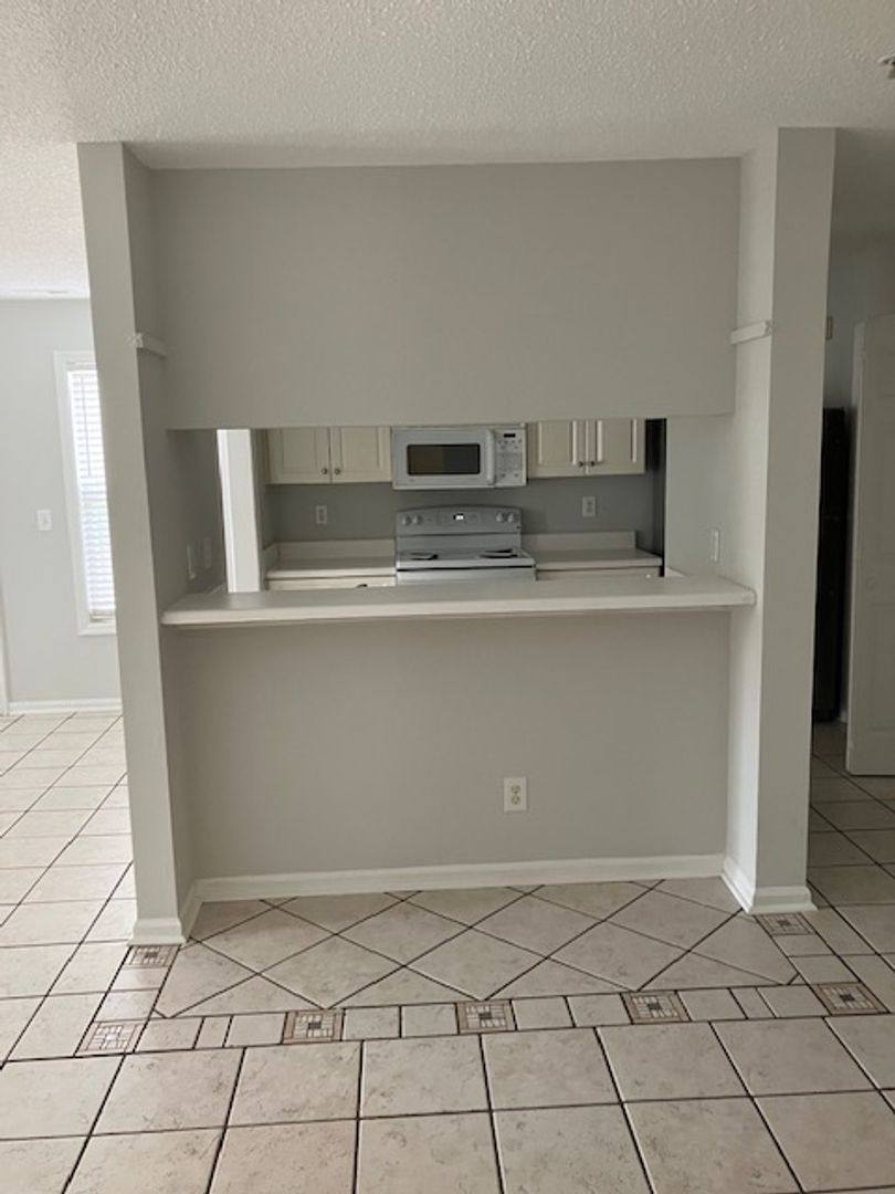 Apartment for rent at 909-H Litchfield Way, Wilmington, NC 28405
