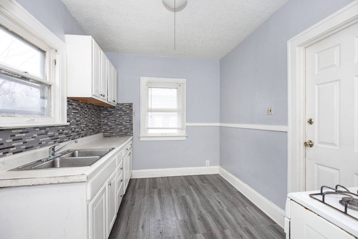 Apartment for rent at 2827 Avondale Ave, Cleveland, OH 44118