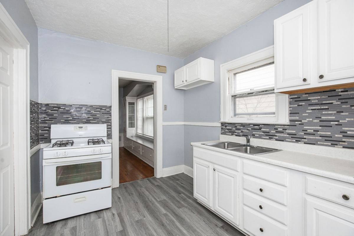 Apartment for rent at 2827 Avondale Ave, Cleveland, OH 44118