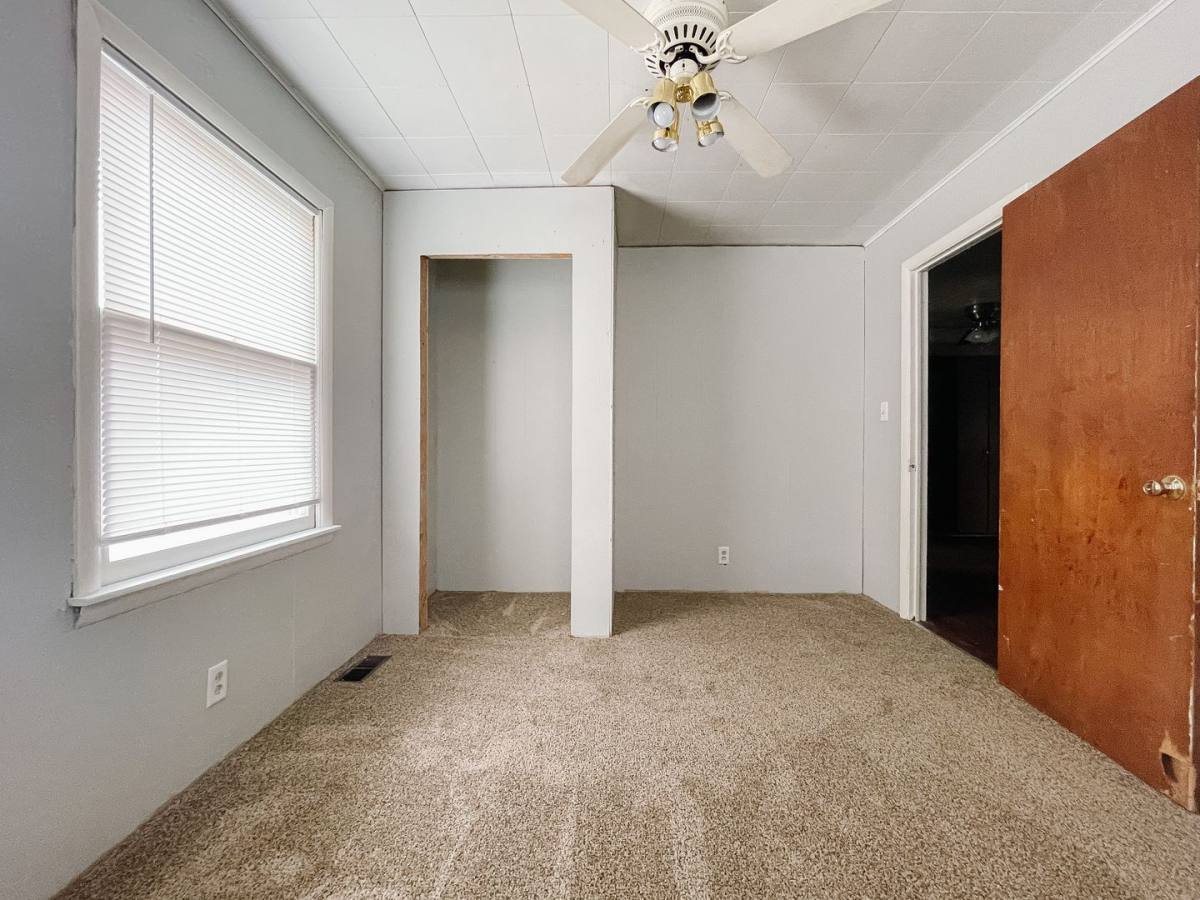 House for rent at 925 W Willard St, Muncie, IN 47302