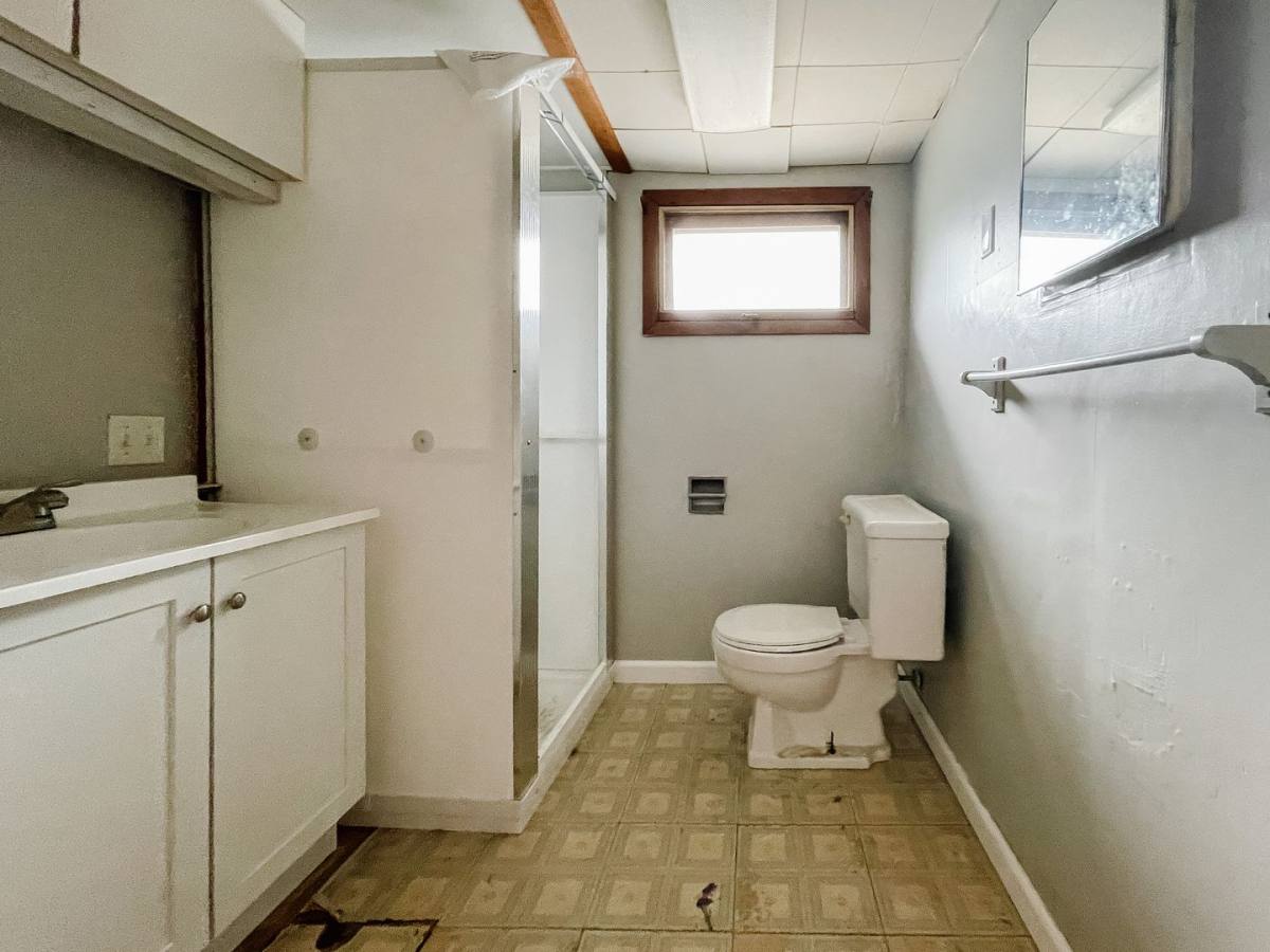 House for rent at 925 W Willard St, Muncie, IN 47302