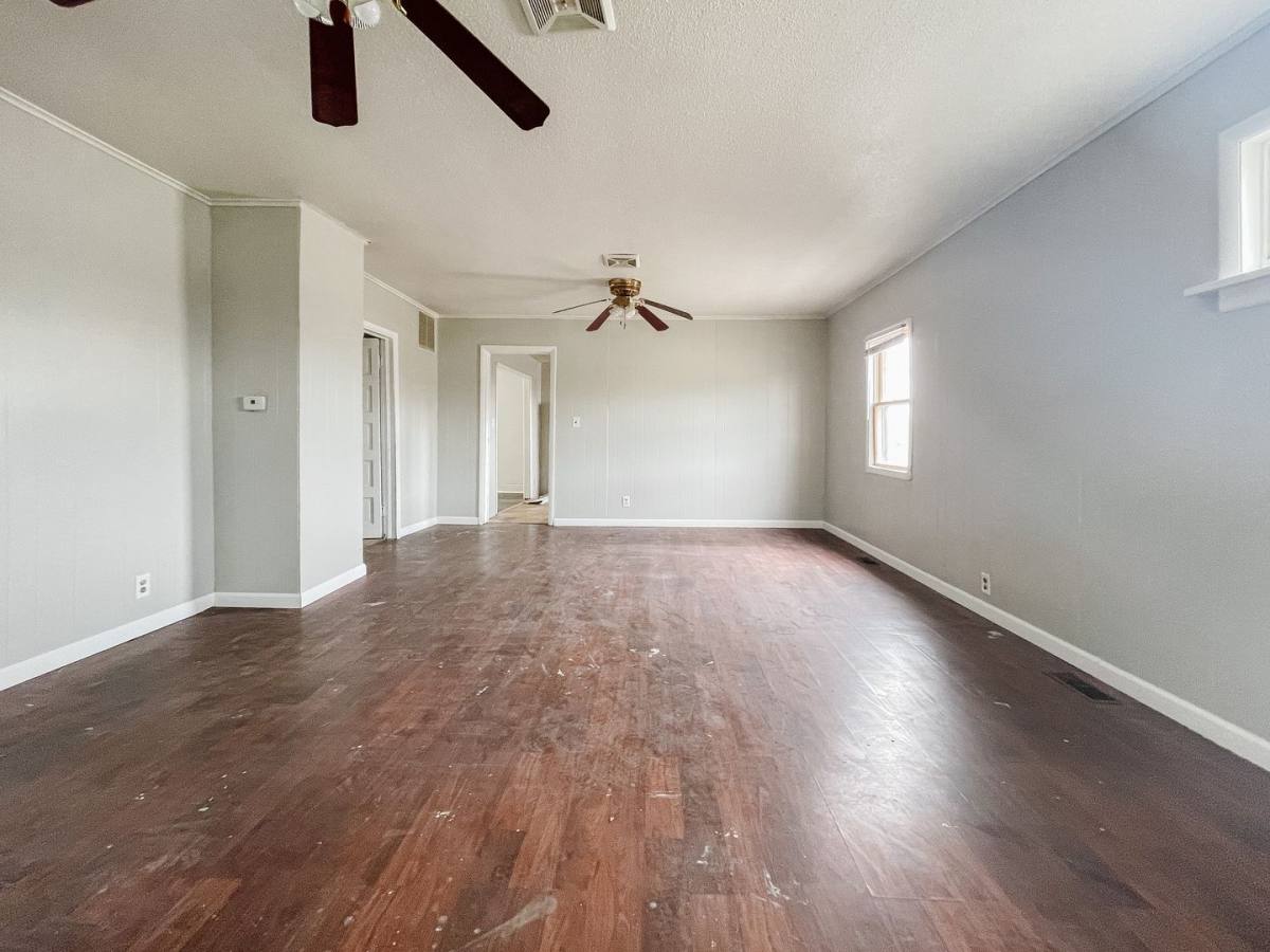House for rent at 925 W Willard St, Muncie, IN 47302