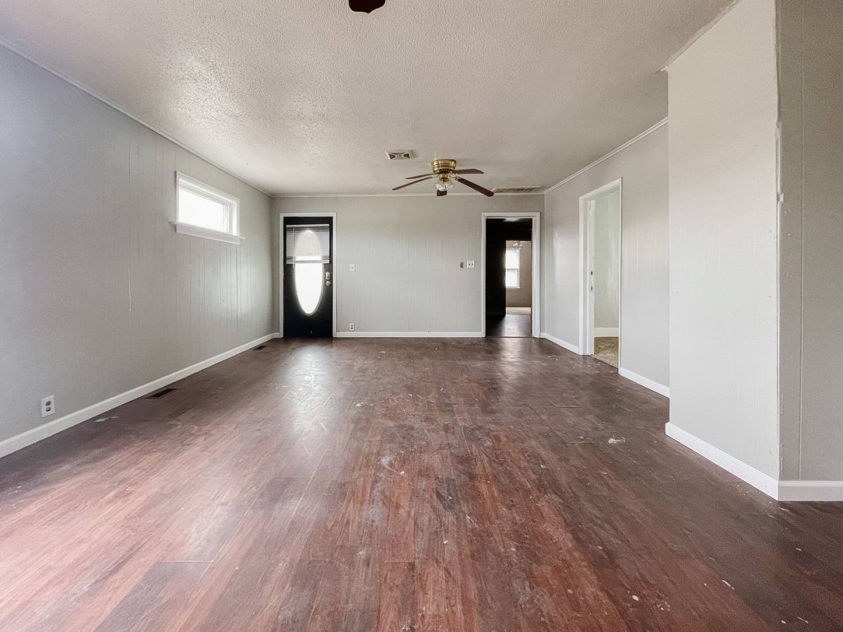 House for rent at 925 W Willard St, Muncie, IN 47302