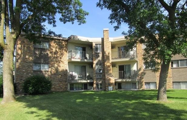 Apartment for rent at 1816 Birch St, Saint Paul, MN 55110