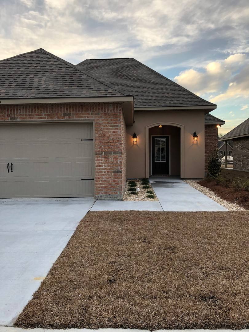 Apartment for rent at 1040 Deer Pass Dr, Baton Rouge, LA 70820