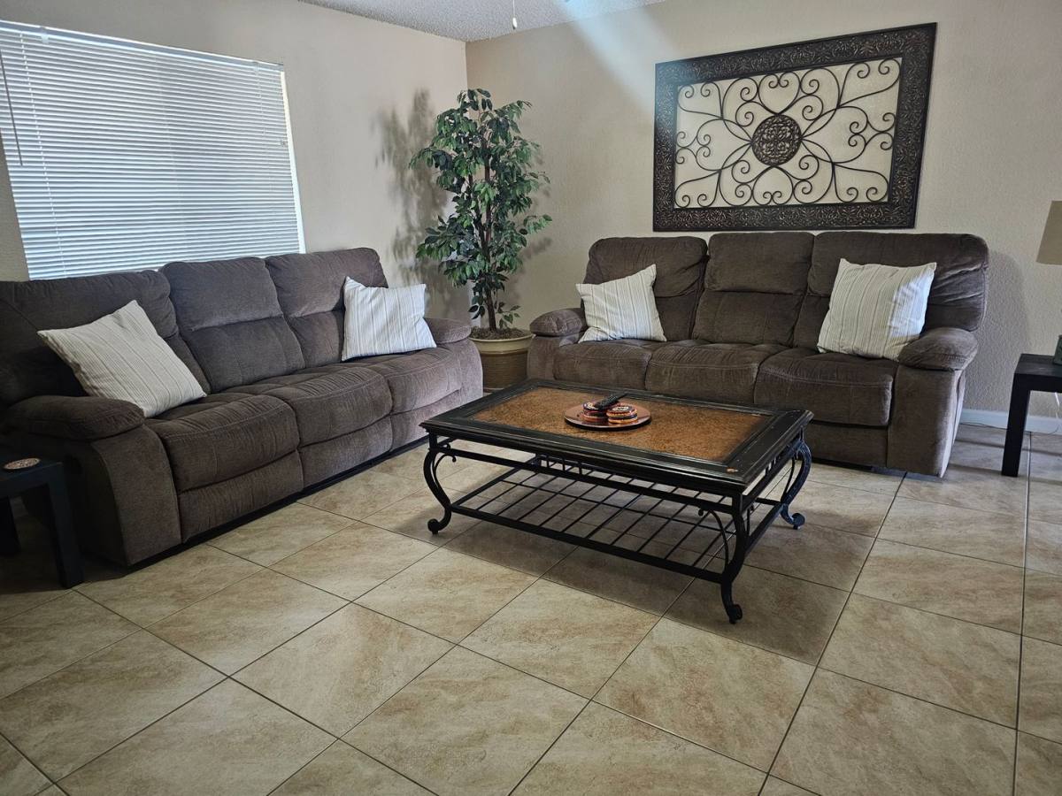 House for rent at 610 Manzanita Dr, Lake Havasu City, AZ 86404