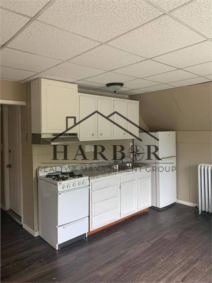 Apartment for rent at 28 6th Ave SE #3, Rochester, MN 55904