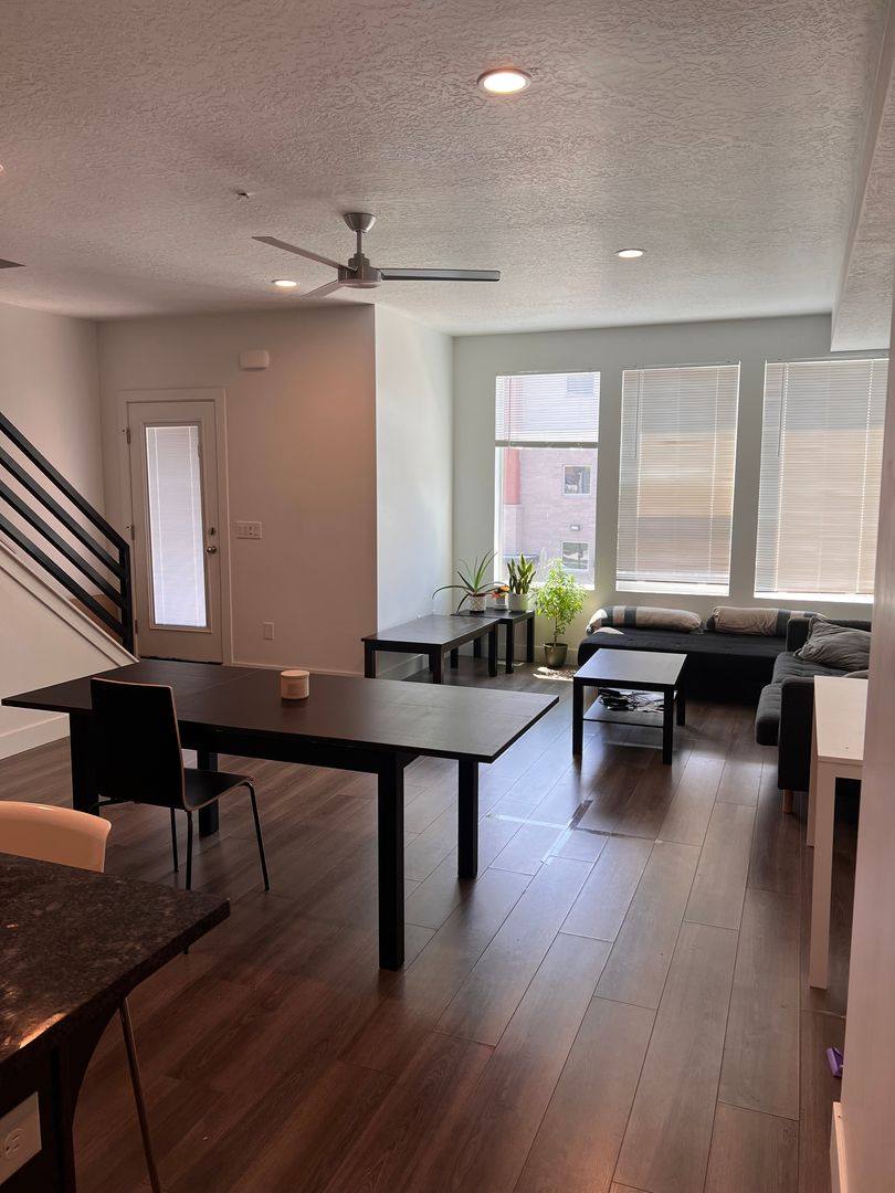 Townhouse for rent at 8357 S Durham St, Sandy, UT 84070