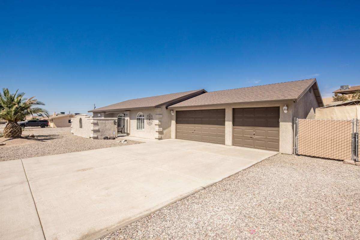 House for rent at 2271 Rainbow Ave N, Lake Havasu City, AZ 86403