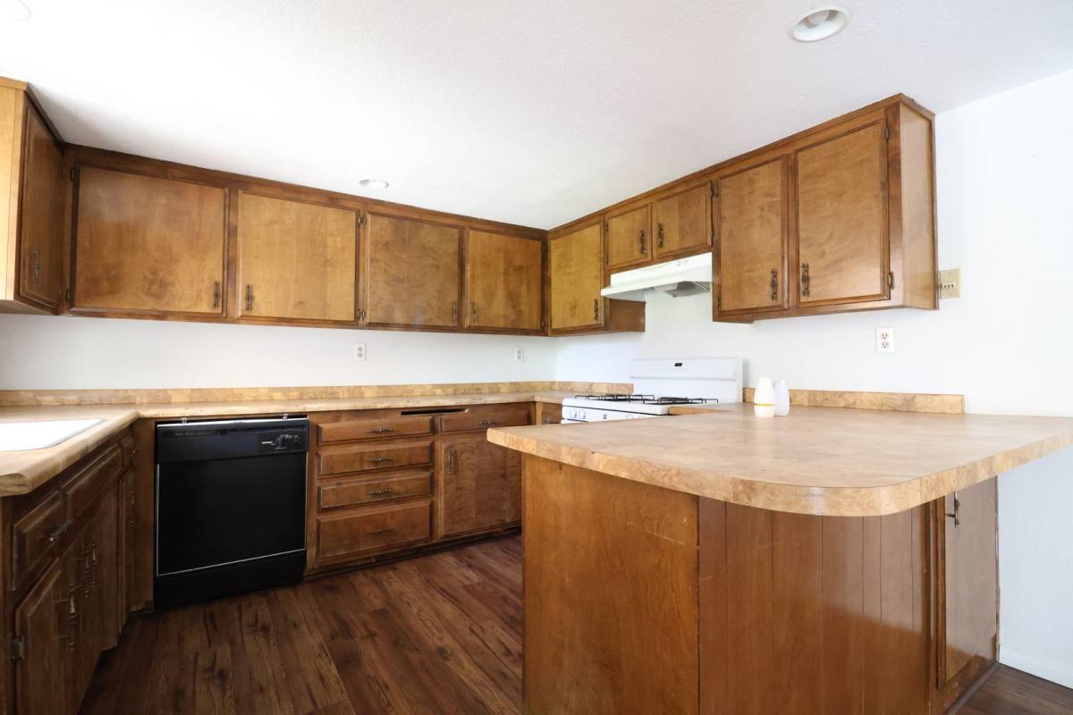 Apartment for rent at 141 W Upjohn Ave, Ridgecrest, CA 93555