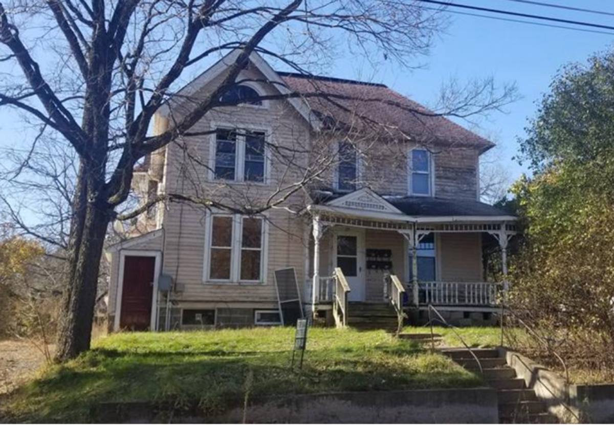 Apartment for rent at 119 S 3rd St, Black River Falls, WI 54615
