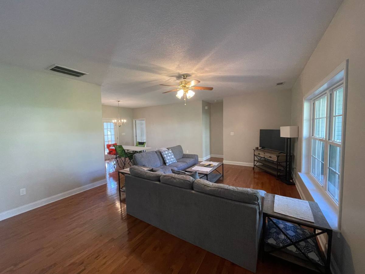 House for rent at 131 Eric Dr, Seneca, SC 29678