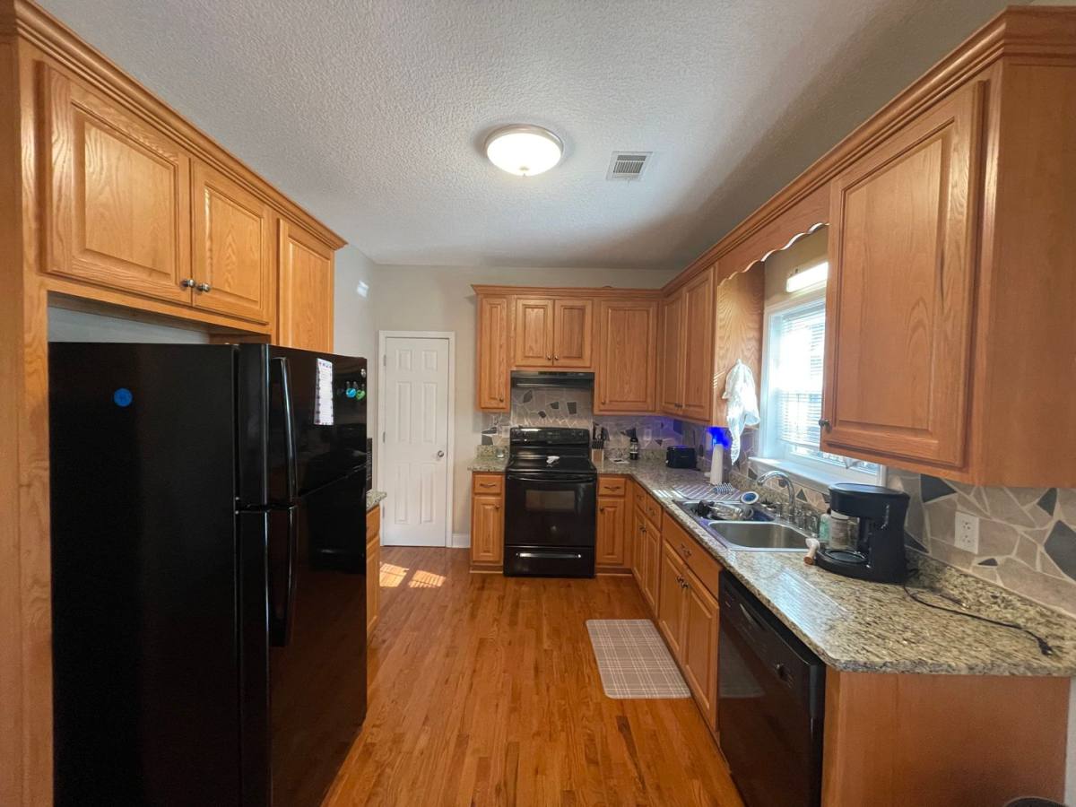 House for rent at 131 Eric Dr, Seneca, SC 29678