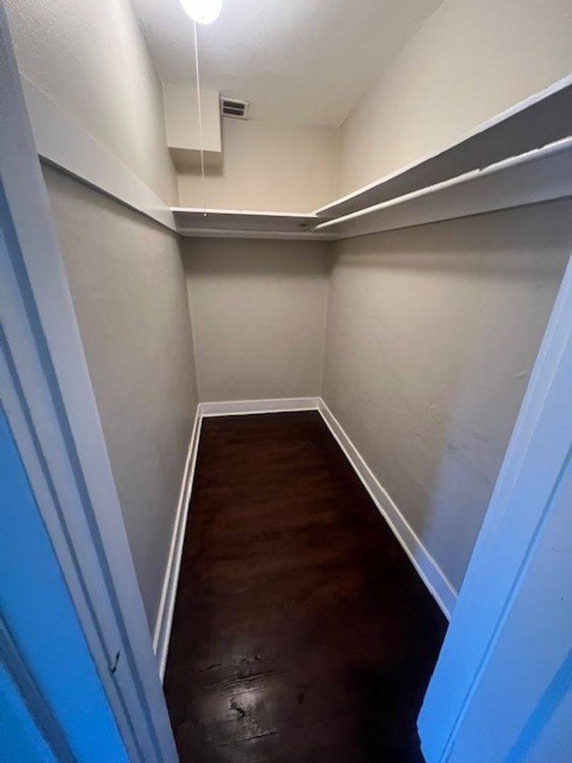 Apartment for rent at 535 16th Ave E, Seattle, WA 98112