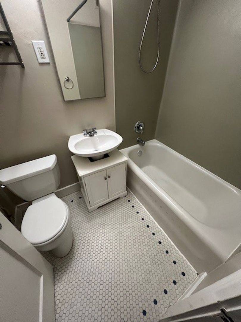 Apartment for rent at 535 16th Ave E, Seattle, WA 98112