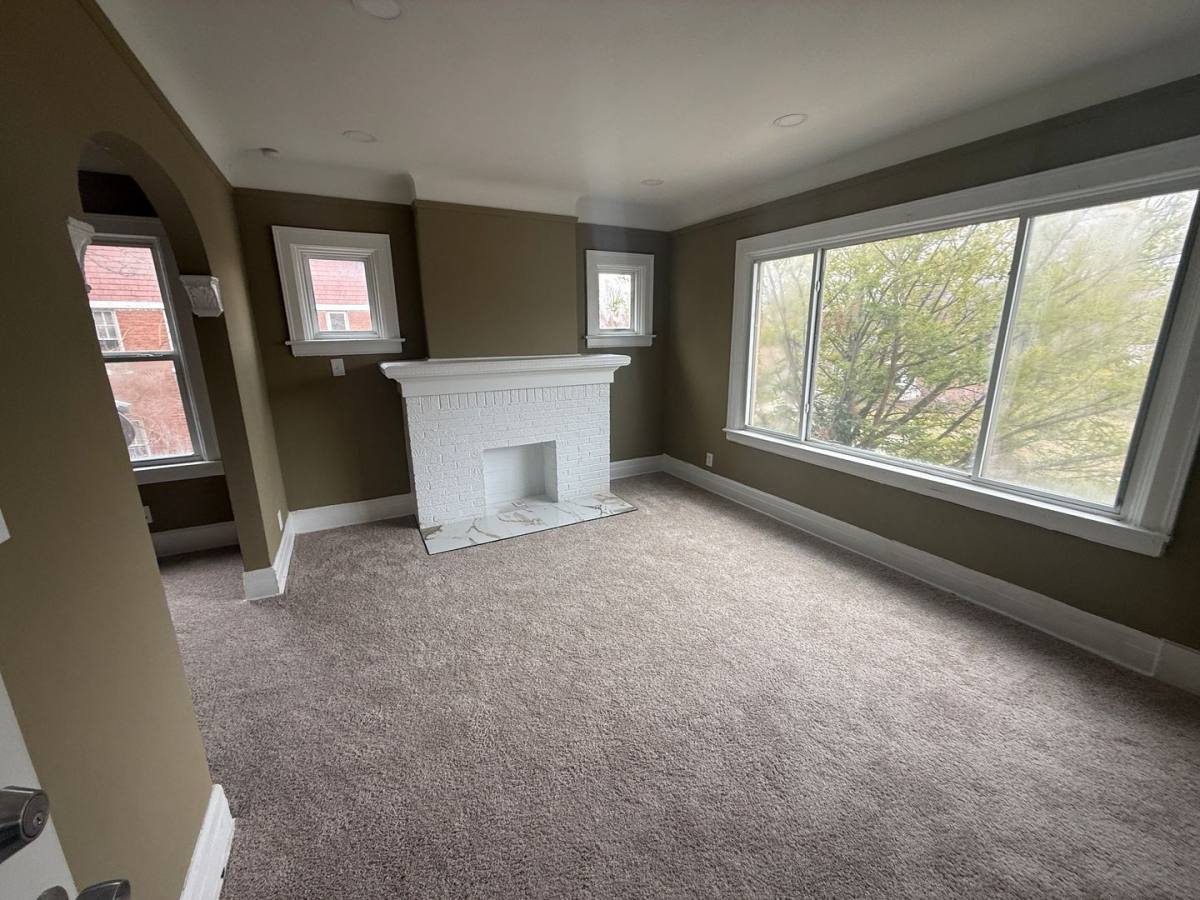 Apartment for rent at 15512 Mendota St, Detroit, MI 48238