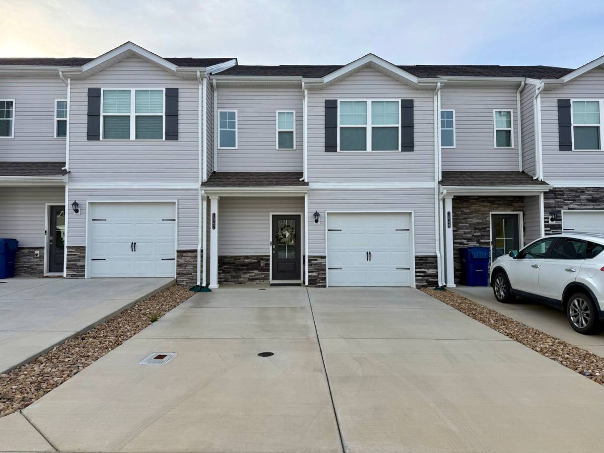 Condo for rent at 1047 Saylors Place, Jonesborough, TN 37659
