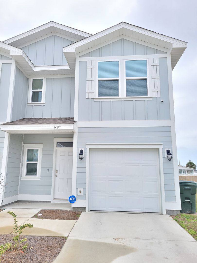 Townhouse for rent at 1637 Caleigh Court, Lynn Haven, FL 32444