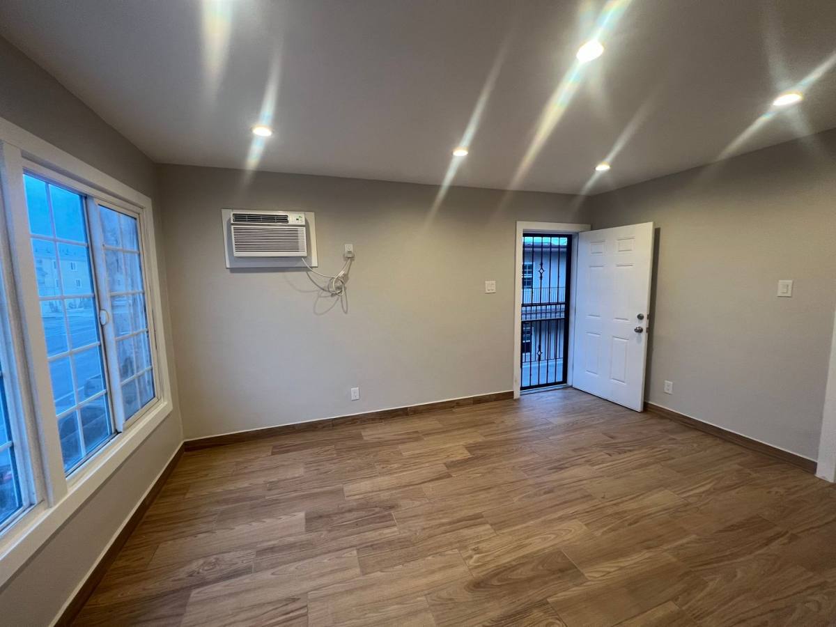 Apartment for rent at 9514 Avalon Blvd, Los Angeles, CA 90003