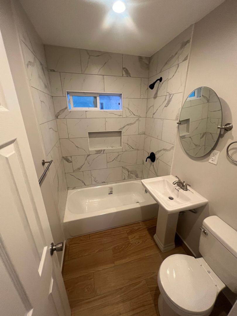 Apartment for rent at 9514 Avalon Blvd, Los Angeles, CA 90003