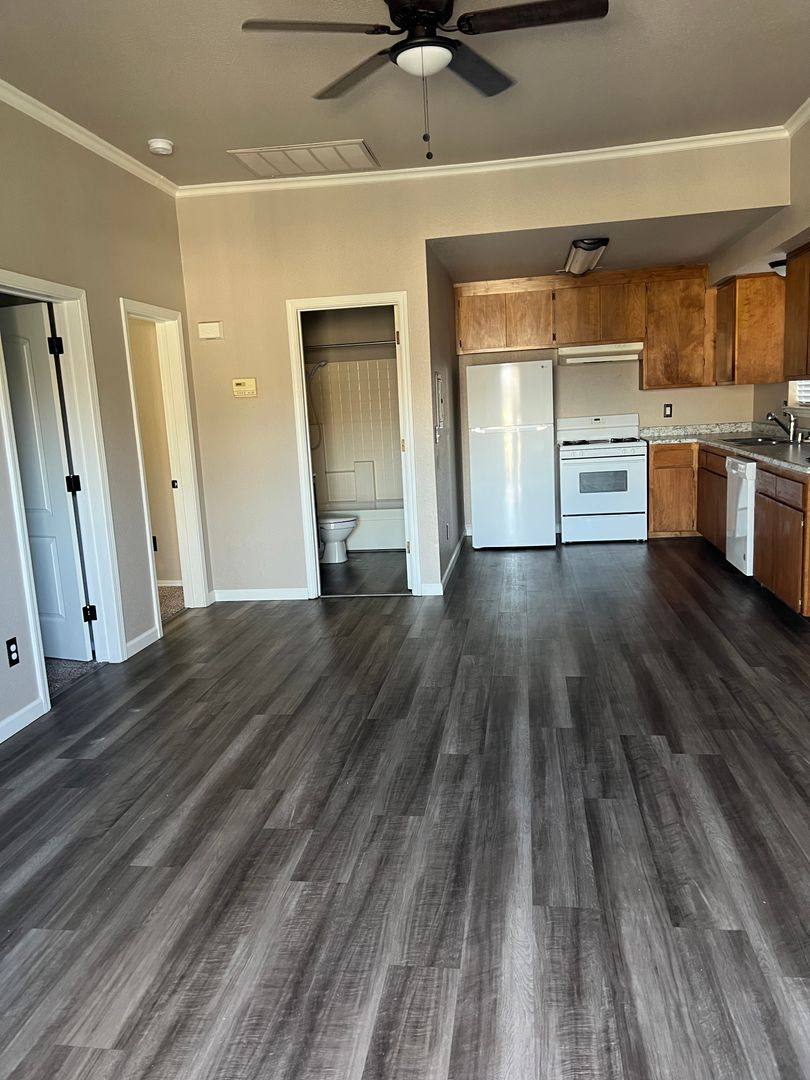 Apartment for rent at 2820 E St, Anderson, CA 96007