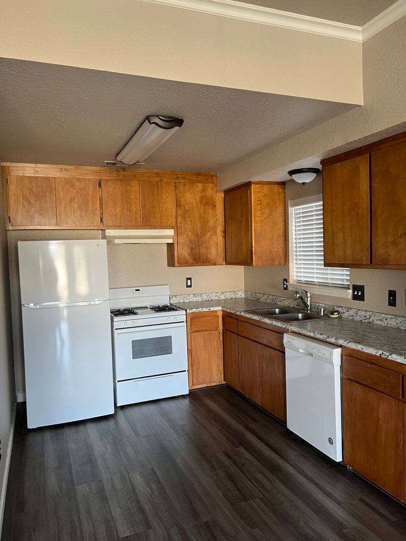 Apartment for rent at 2820 E St, Anderson, CA 96007