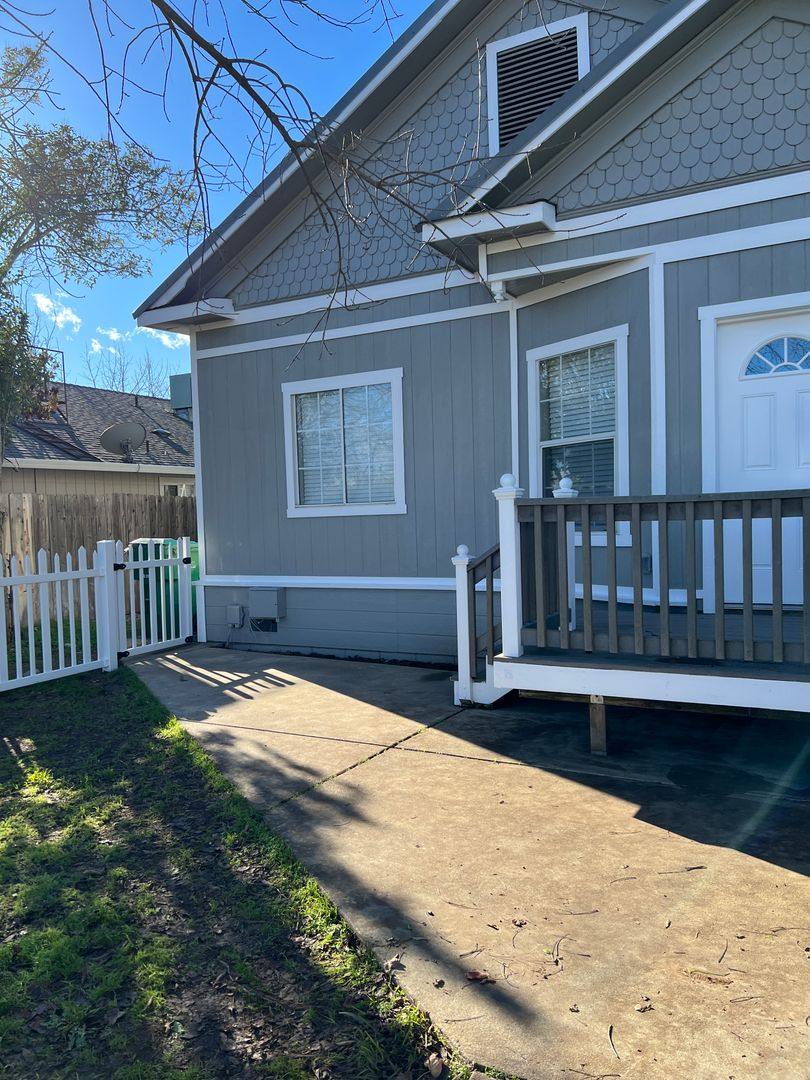 Apartment for rent at 2820 E St, Anderson, CA 96007