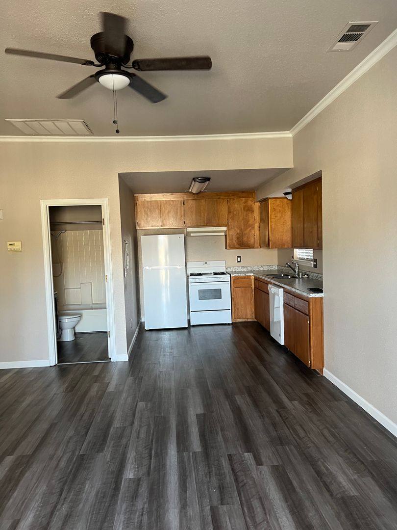 Apartment for rent at 2820 E St, Anderson, CA 96007