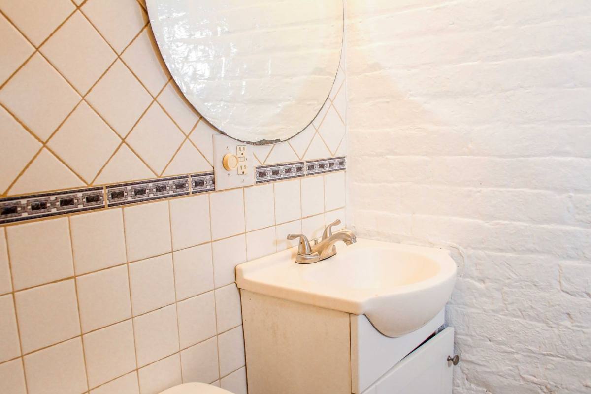 Apartment for rent at 223 9th St SW, Charlottesville, VA 22903