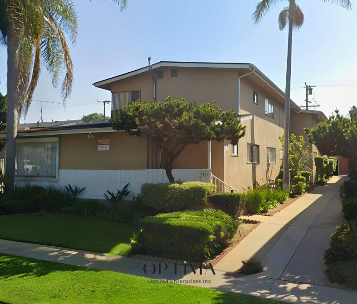 Apartment for rent at 10942 - 10948 Crenshaw Blvd, Inglewood, CA 90303