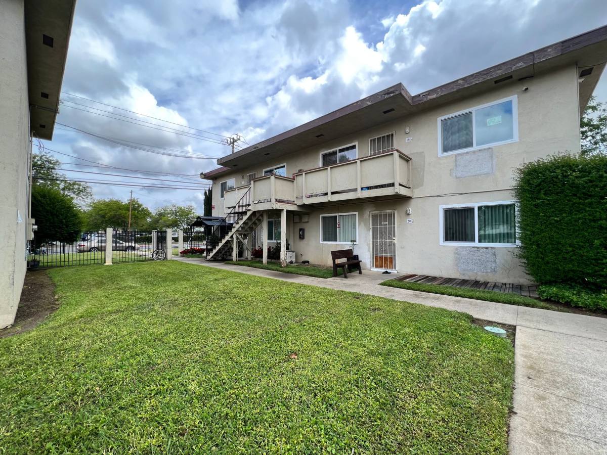 Apartment for rent at 6115 63rd St, Sacramento, CA 95824