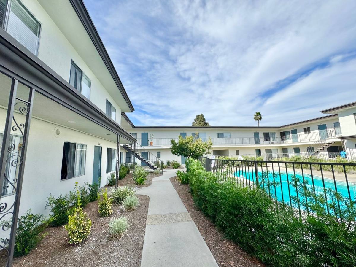 Apartment for rent at 11075 Westminster Ave, Garden Grove, CA 92843
