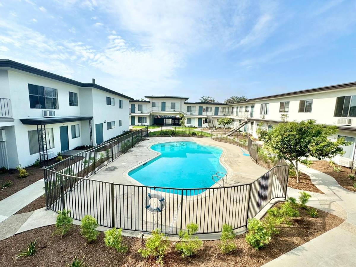 Apartment for rent at 11075 Westminster Ave, Garden Grove, CA 92843