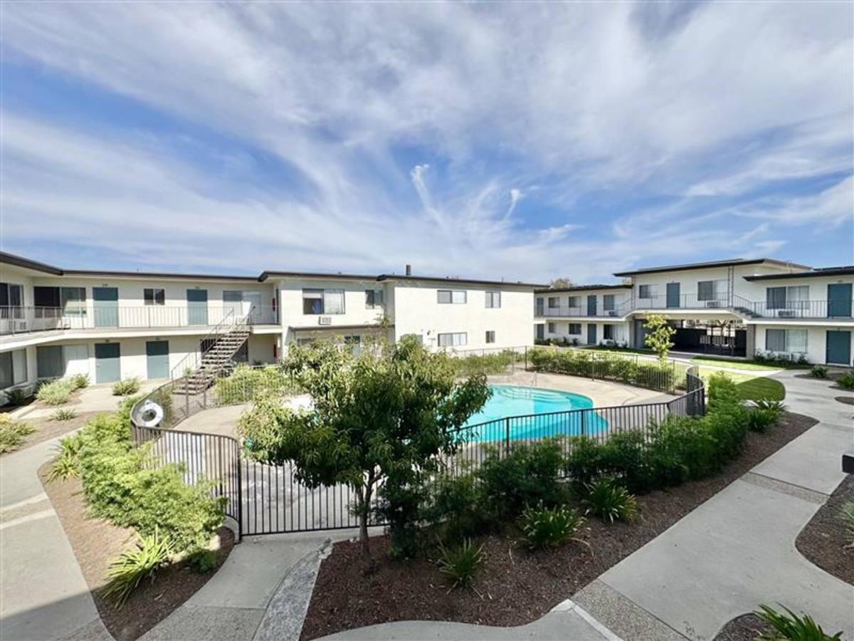Apartment for rent at 11075 Westminster Ave, Garden Grove, CA 92843