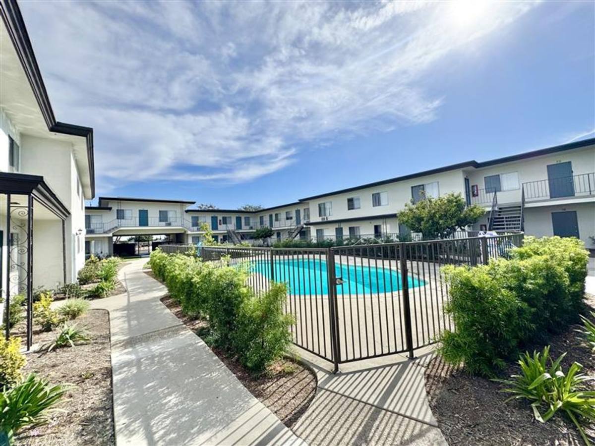 Apartment for rent at 11075 Westminster Ave, Garden Grove, CA 92843