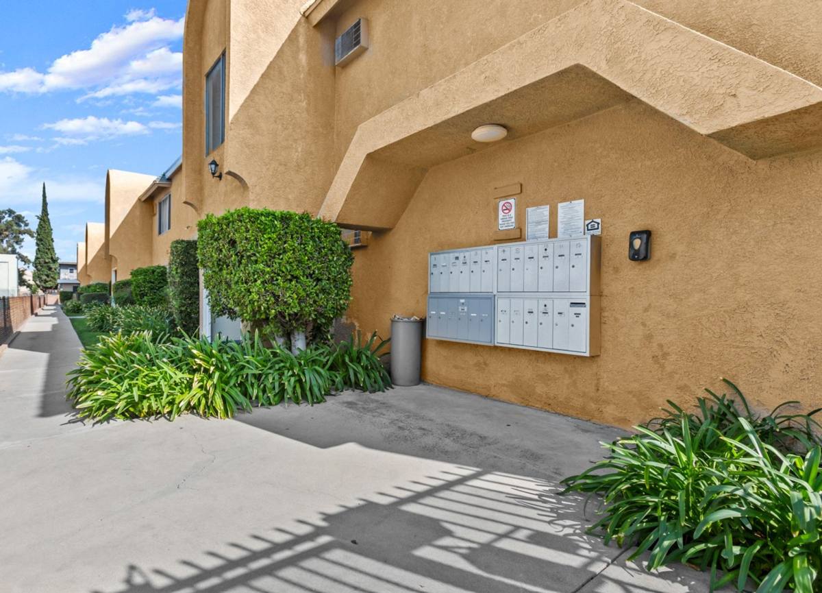 Apartment for rent at 6810 Milwood Ave, Canoga Park, CA 91303