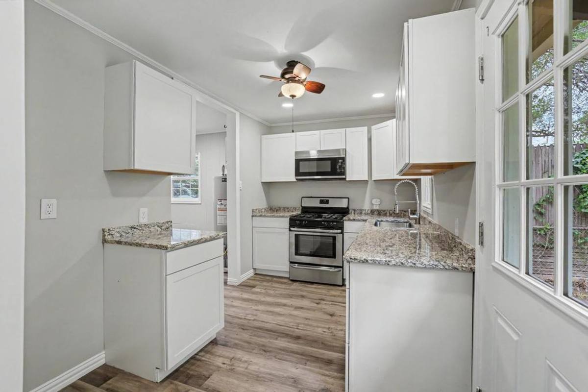 House for rent at 221 W Taylor St, Sherman, TX 75092