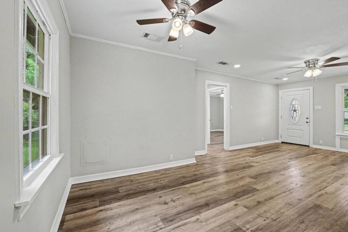 House for rent at 221 W Taylor St, Sherman, TX 75092