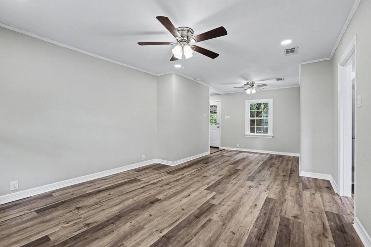 House for rent at 221 W Taylor St, Sherman, TX 75092