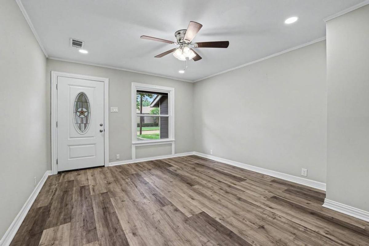 House for rent at 221 W Taylor St, Sherman, TX 75092