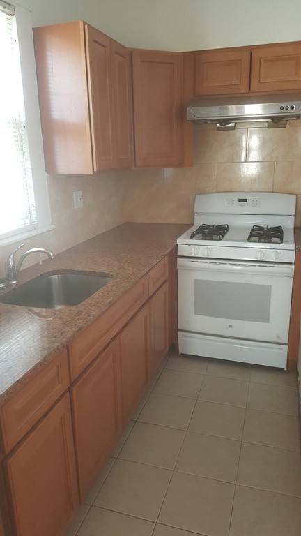 Apartment for rent at 42-44 Carmel St, New Haven, CT 06511