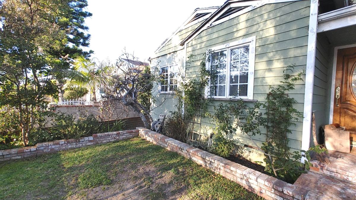 Apartment for rent at 1837 Euclid St, Santa Monica, CA 90404