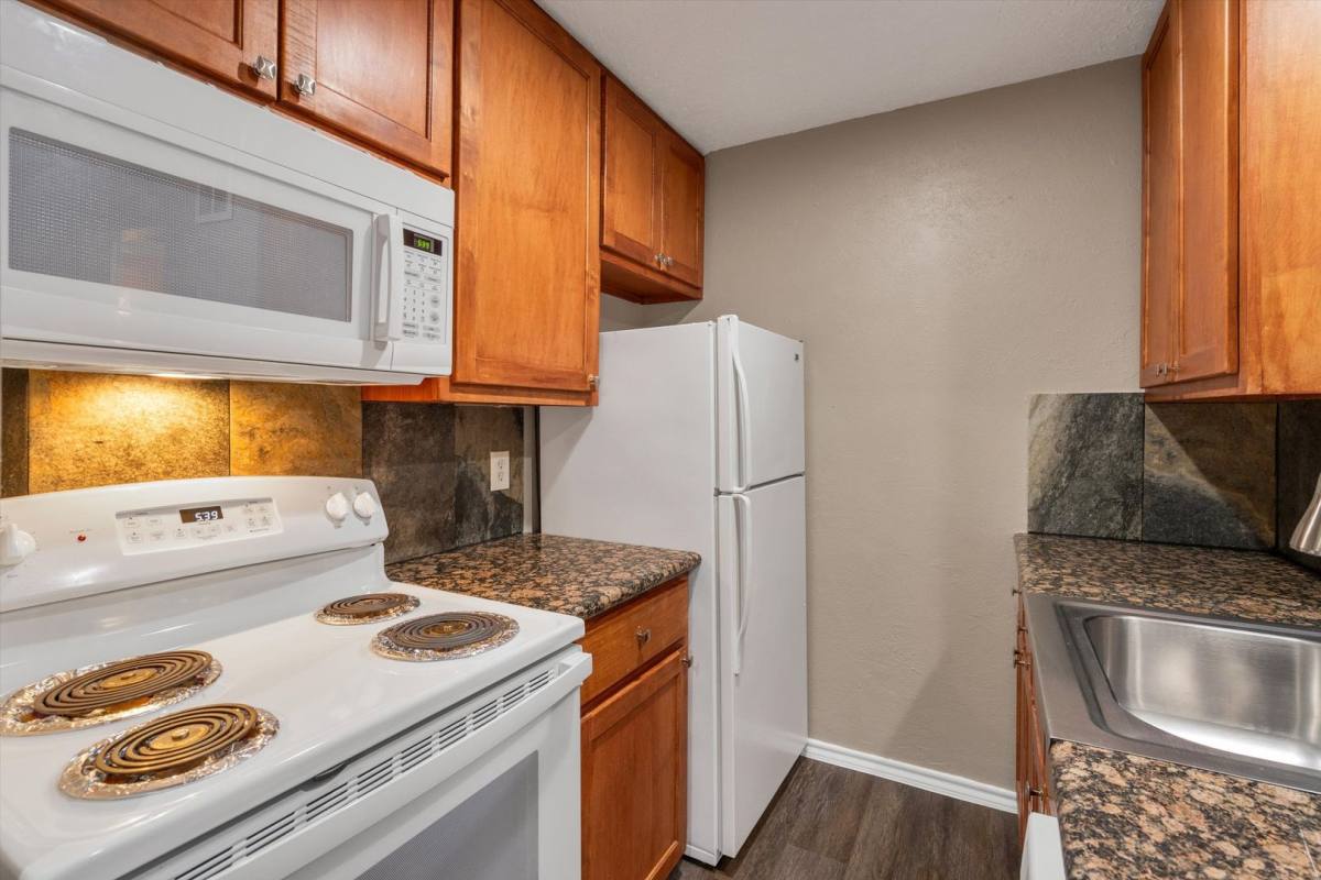 Apartment for rent at 5727 Richmond Ave, Dallas, TX 75206