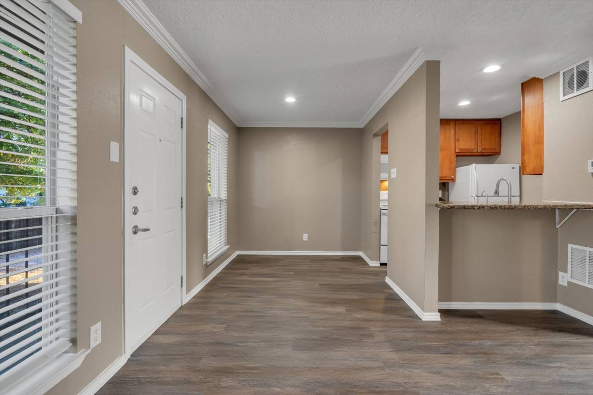 Apartment for rent at 5727 Richmond Ave, Dallas, TX 75206