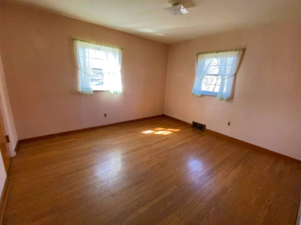 House for rent at 371 Adrian Dr, Saint Louis, MO 63137