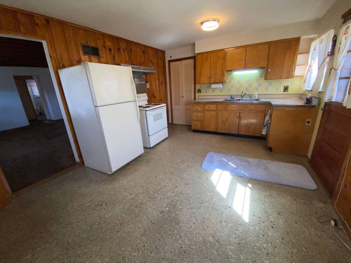 House for rent at 371 Adrian Dr, Saint Louis, MO 63137