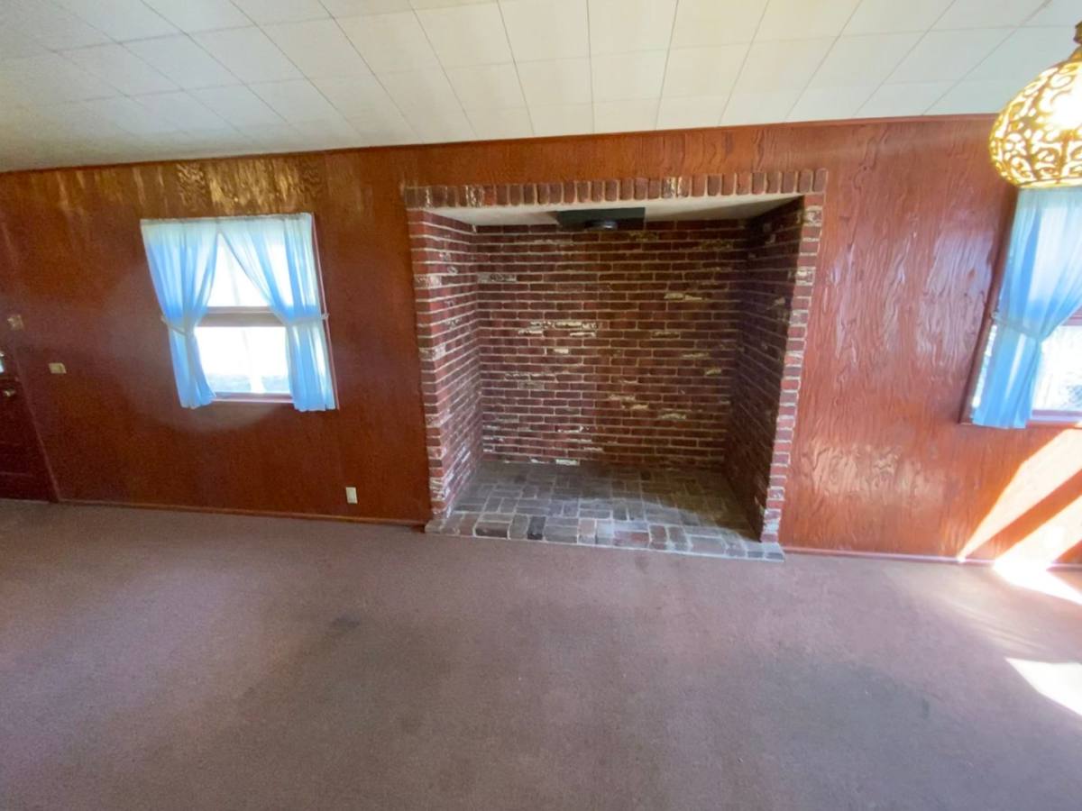 House for rent at 371 Adrian Dr, Saint Louis, MO 63137