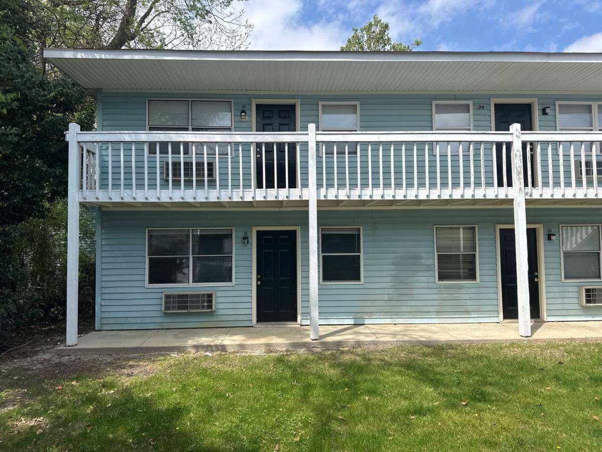 Apartment for rent at 213 Hampton Ave, Greenwood, SC 29646