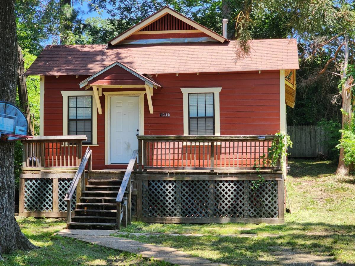 House for rent at 1340 Lincoln St, Shreveport, LA 71108