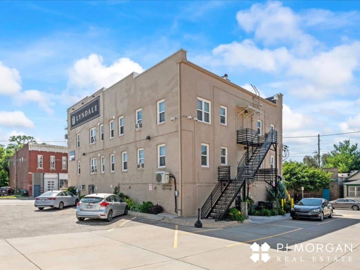Apartment for rent at 1052 S 20th St, Omaha, NE 68108